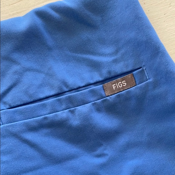 Figs Blue Jogger Style Scrubs for all day Comfort - Picture 3 of 6